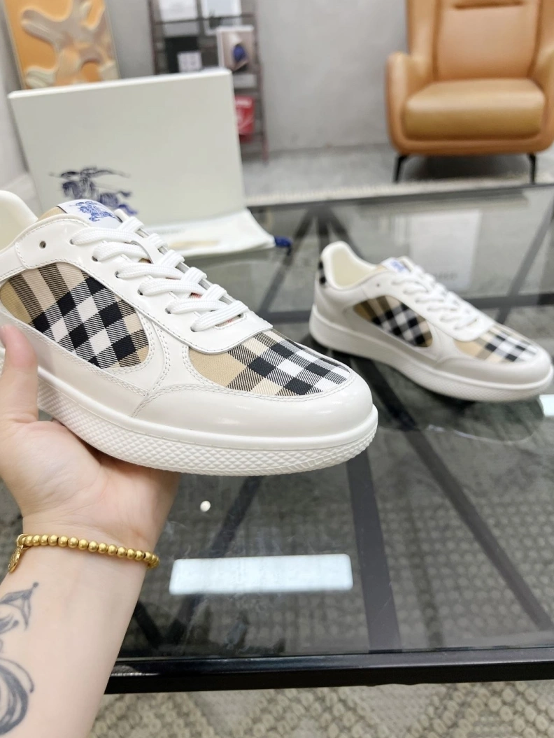 Sleek Bxrbxrry Sneakers 114622