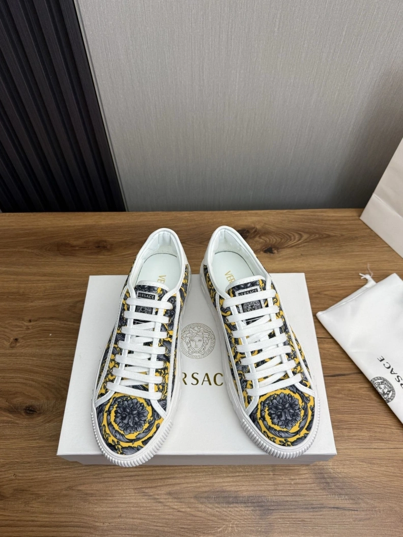Gxvxnchy Sneakers Bright 152579