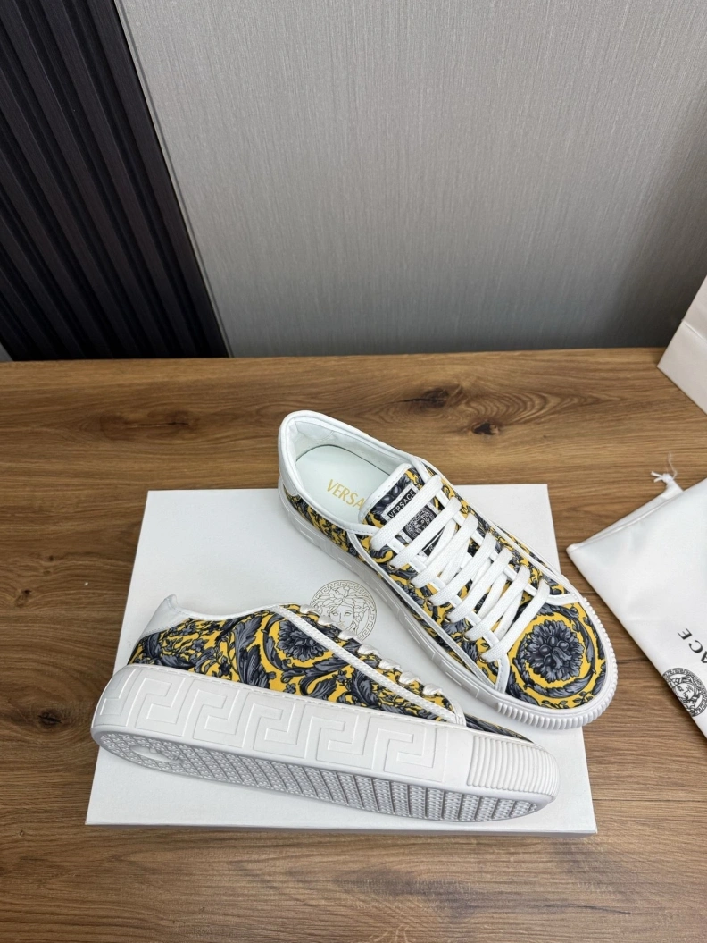 Gxvxnchy Sneakers Bright 152579