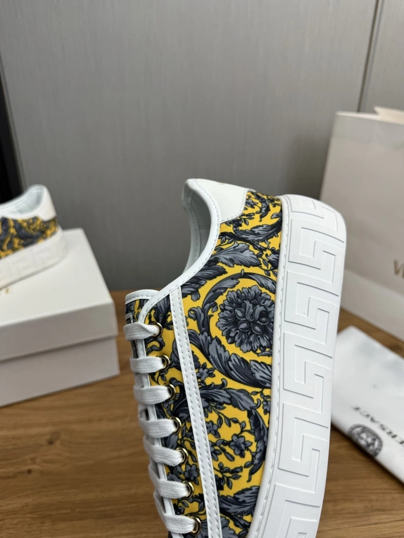 Gxvxnchy Sneakers Bright 152579