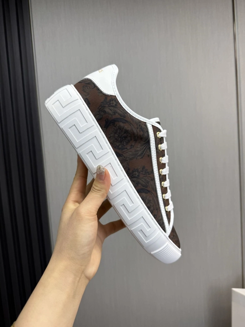 Gxvxnchy Sneakers DailyWear 152576