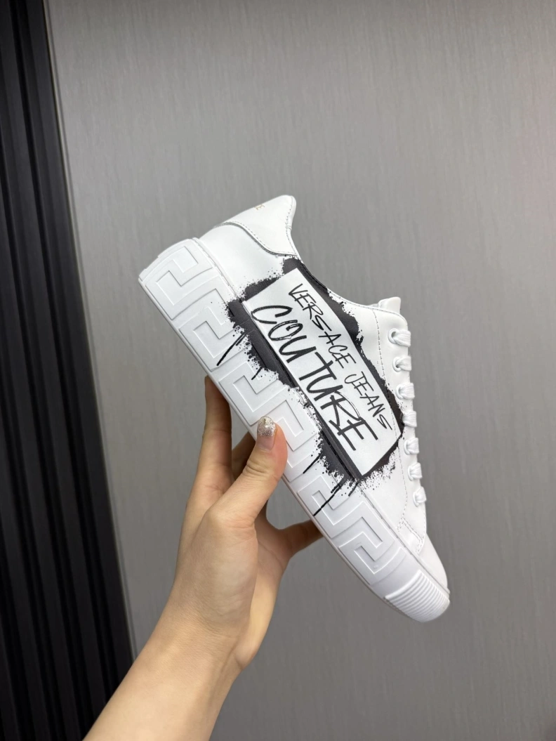 Bold Gxvxnchy Sneakers 152573