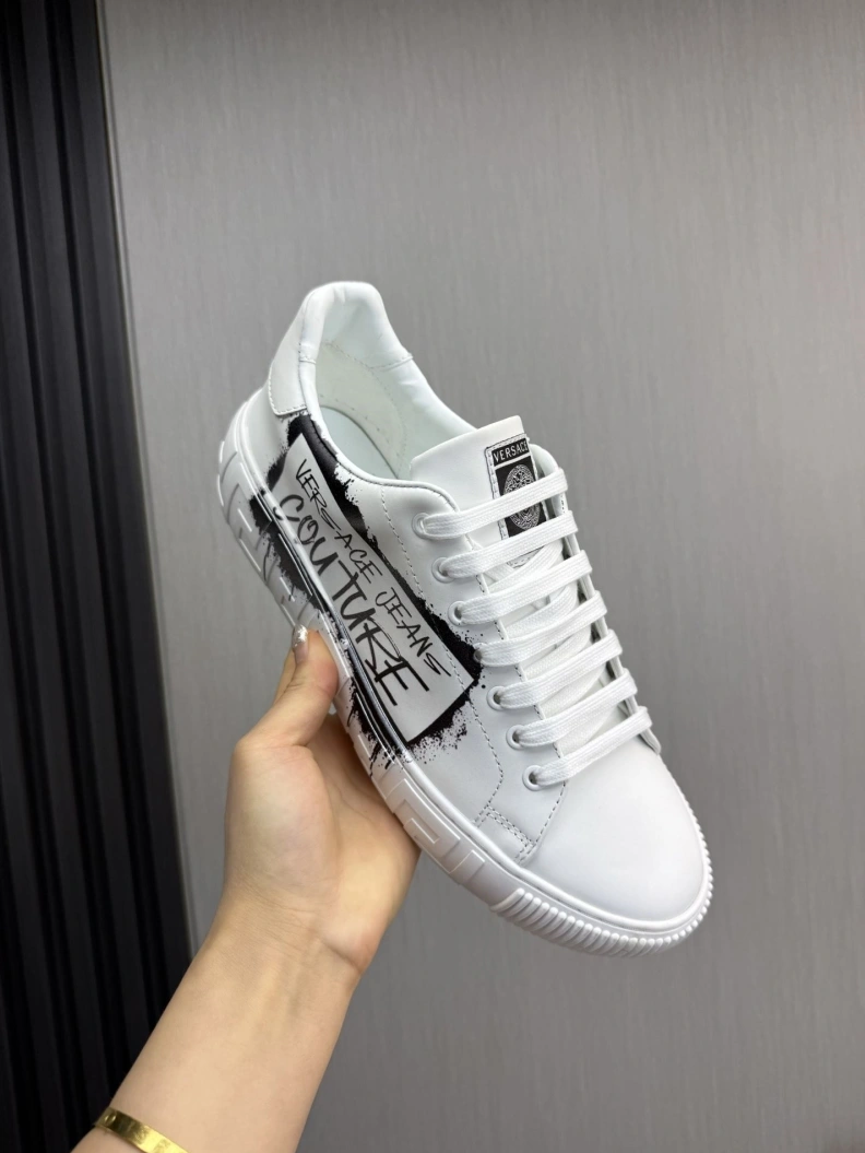 Bold Gxvxnchy Sneakers 152573