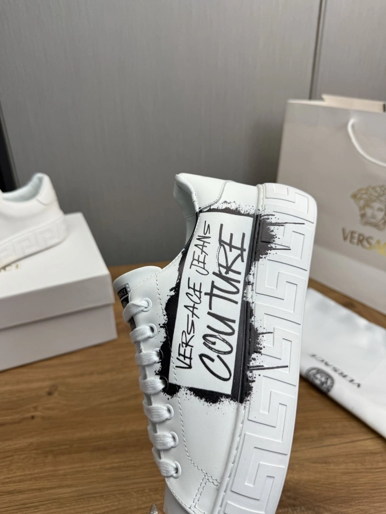 Bold Gxvxnchy Sneakers 152573