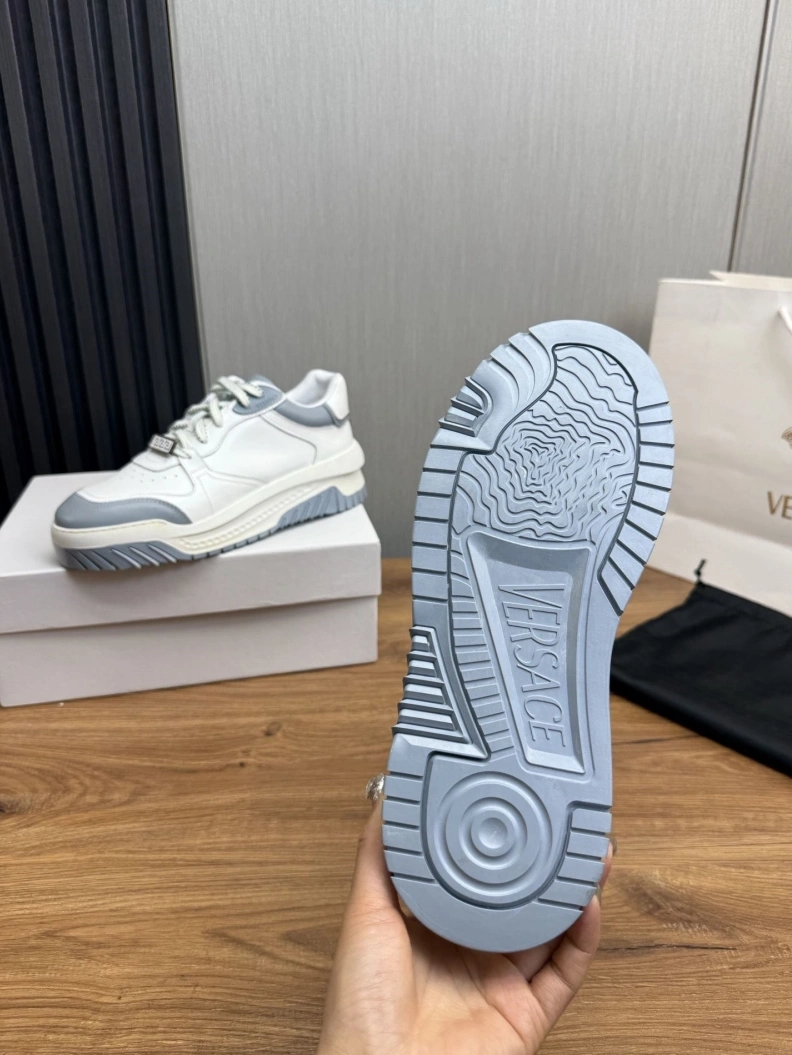 Flexible Gxvxnchy Sneakers 152560