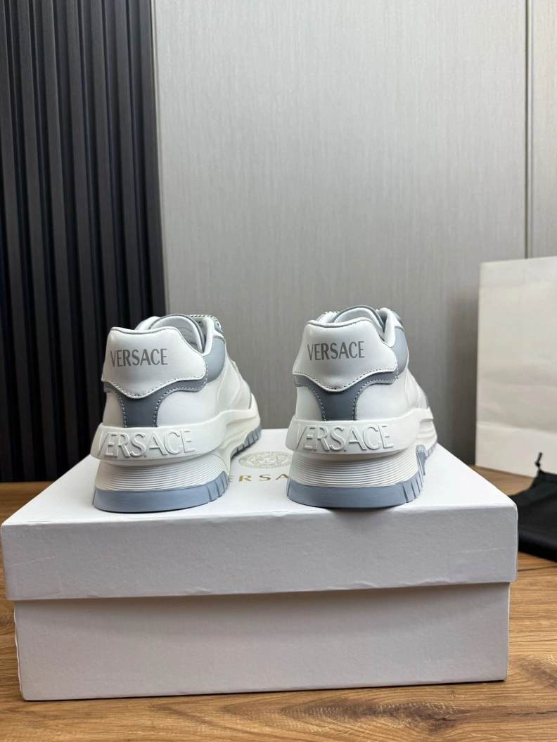 Flexible Gxvxnchy Sneakers 152560