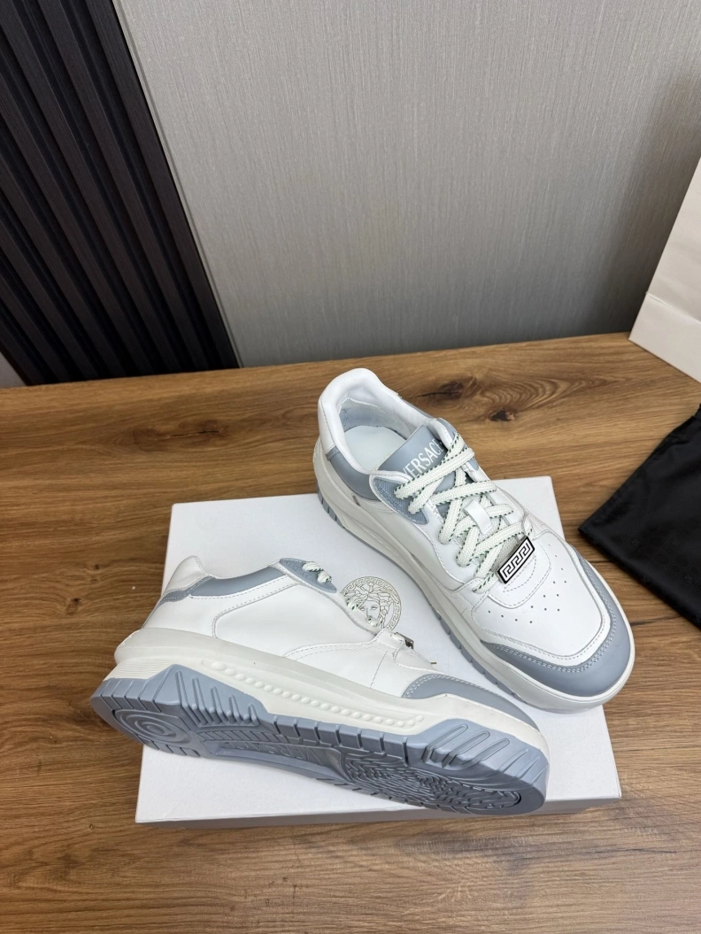 Flexible Gxvxnchy Sneakers 152560