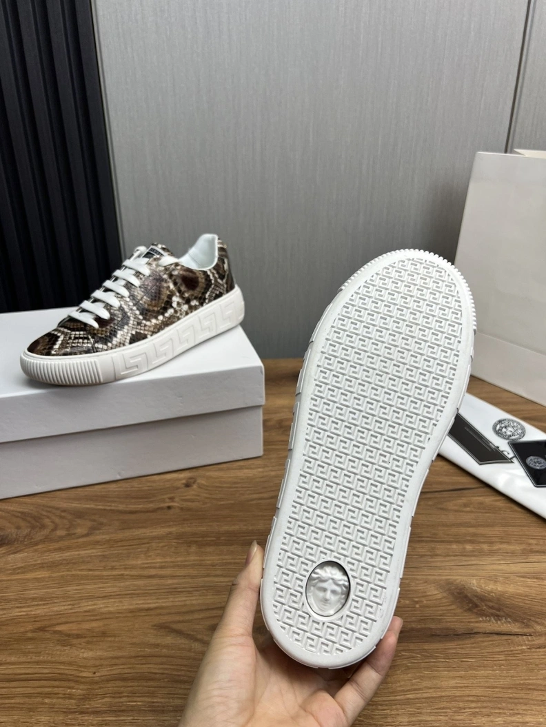 Sleek Gxvxnchy Sneakers 152563