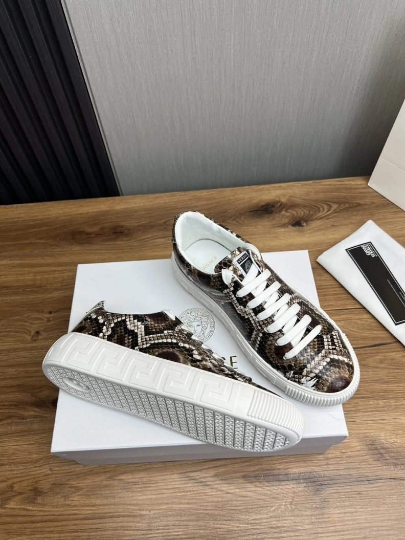 Sleek Gxvxnchy Sneakers 152563