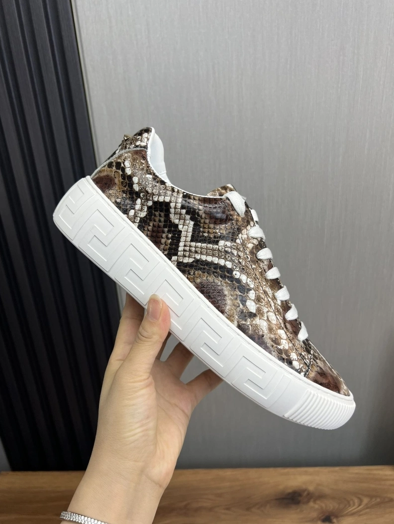 Sleek Gxvxnchy Sneakers 152563