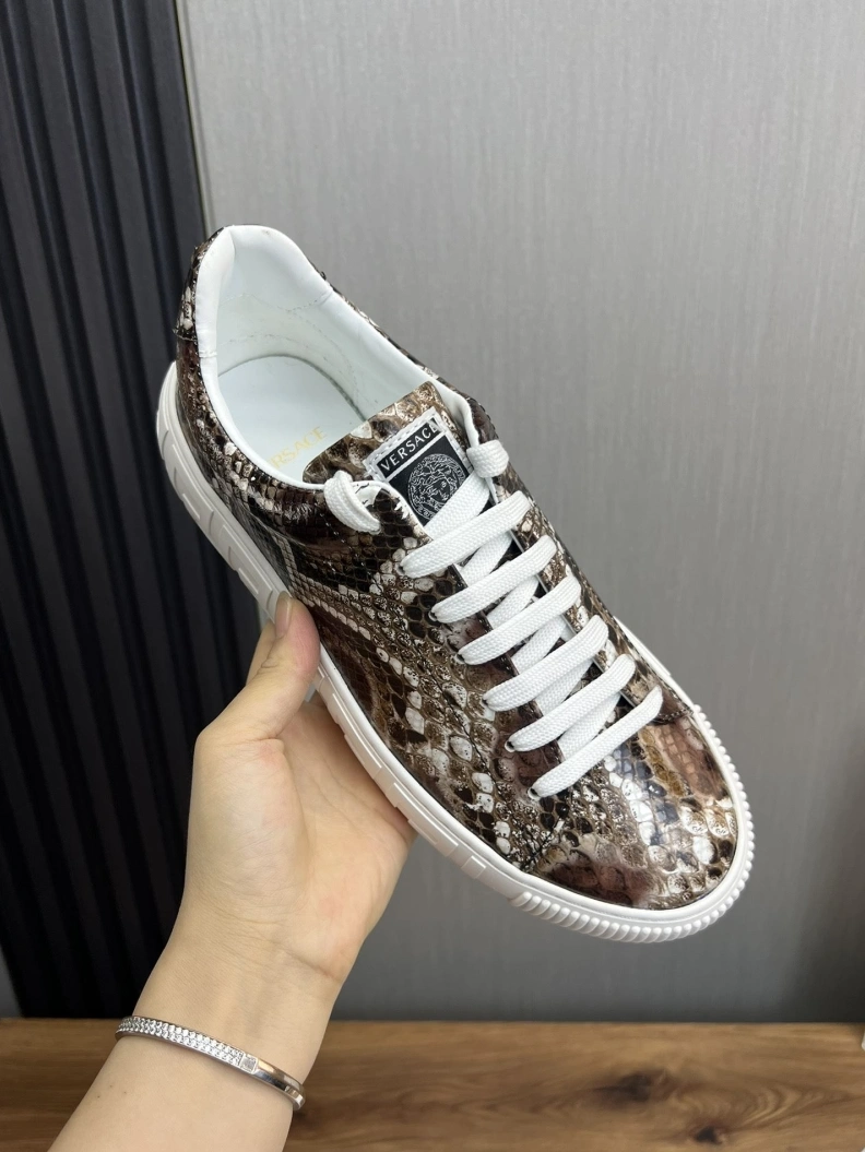 Sleek Gxvxnchy Sneakers 152563