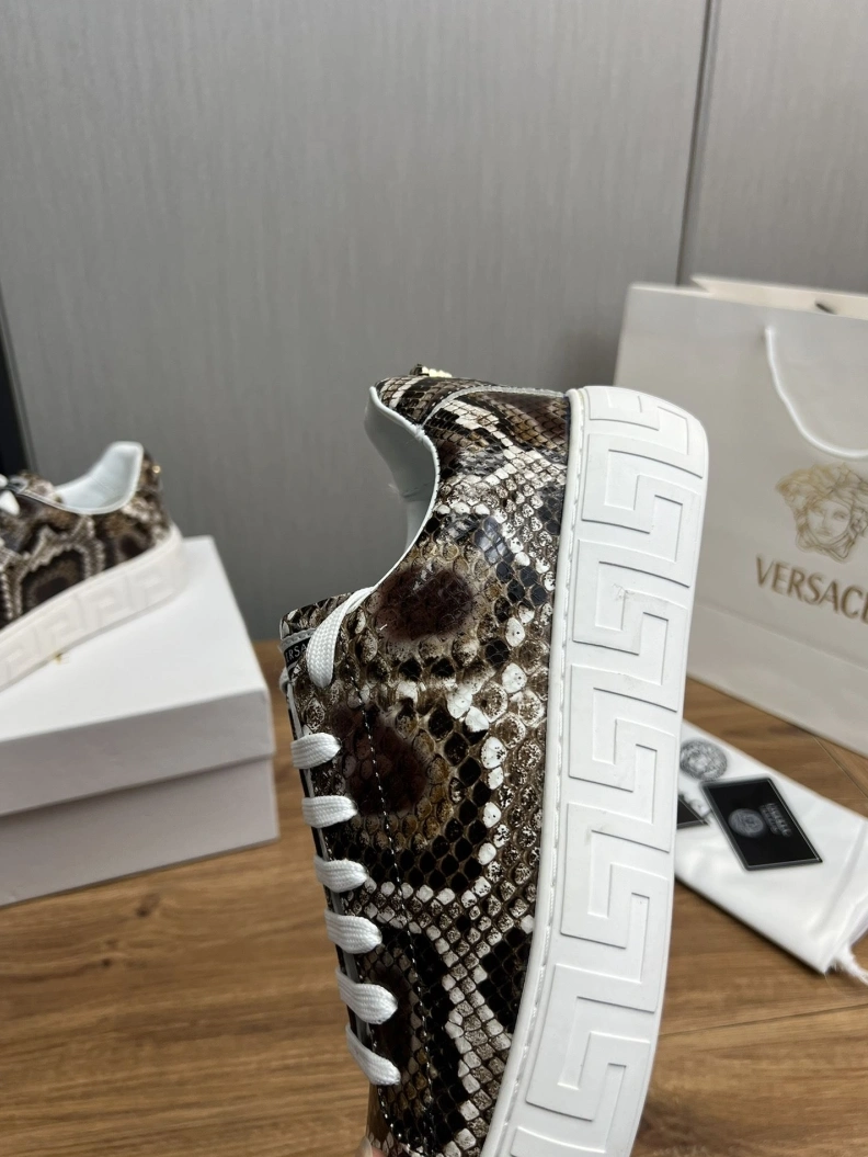 Sleek Gxvxnchy Sneakers 152563