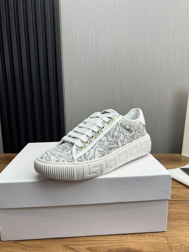 Refined Gxvxnchy Sneakers 152557