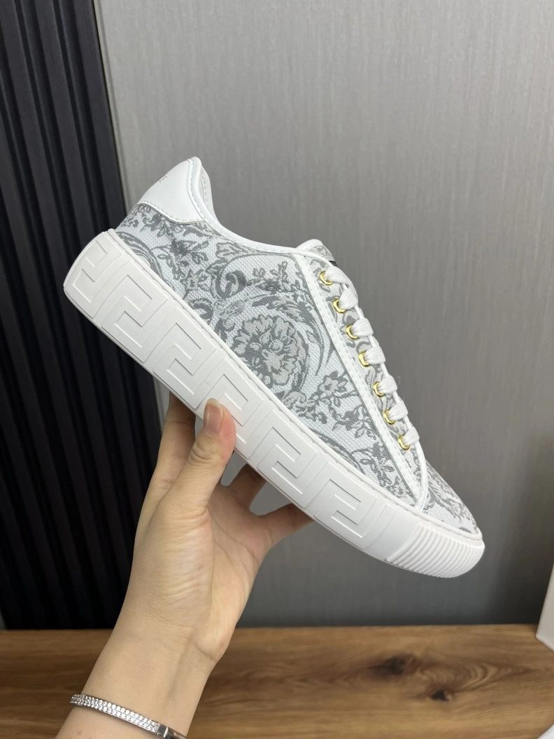Refined Gxvxnchy Sneakers 152557