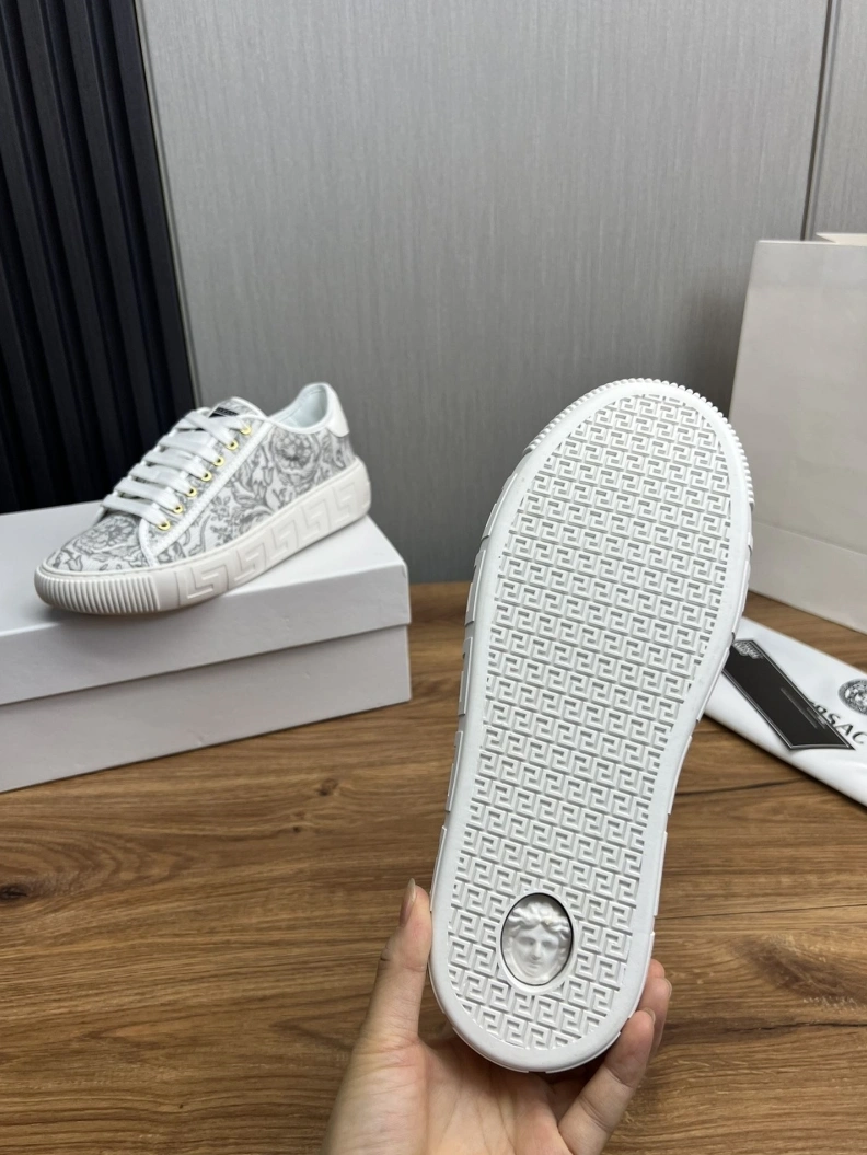 Refined Gxvxnchy Sneakers 152557