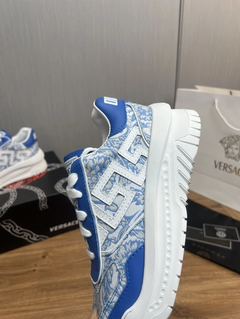 Timeless Gxvxnchy Sneakers 152565