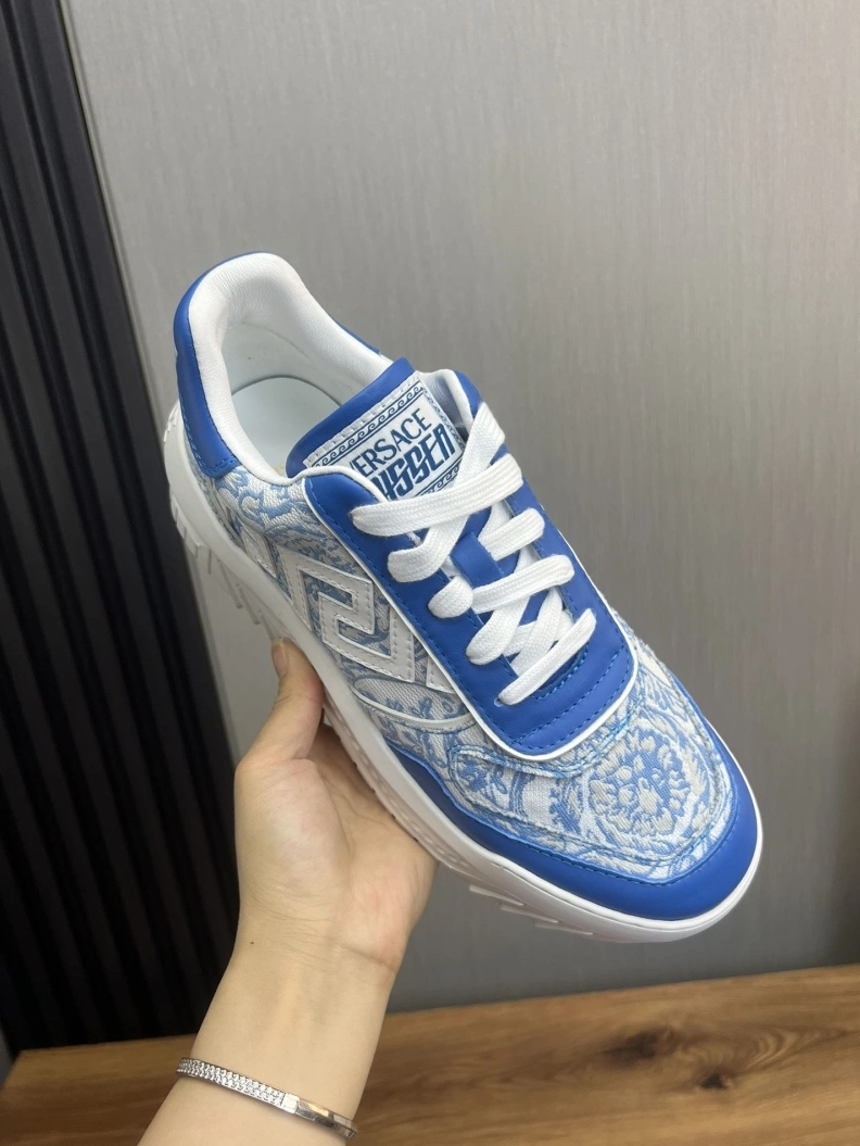 Timeless Gxvxnchy Sneakers 152565