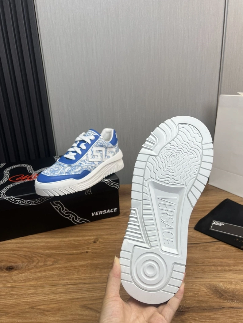 Timeless Gxvxnchy Sneakers 152565
