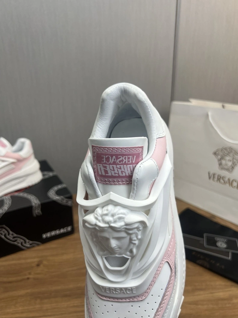 Durable Gxvxnchy Sneakers 152564