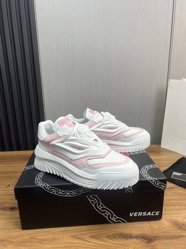Durable Gxvxnchy Sneakers 152564