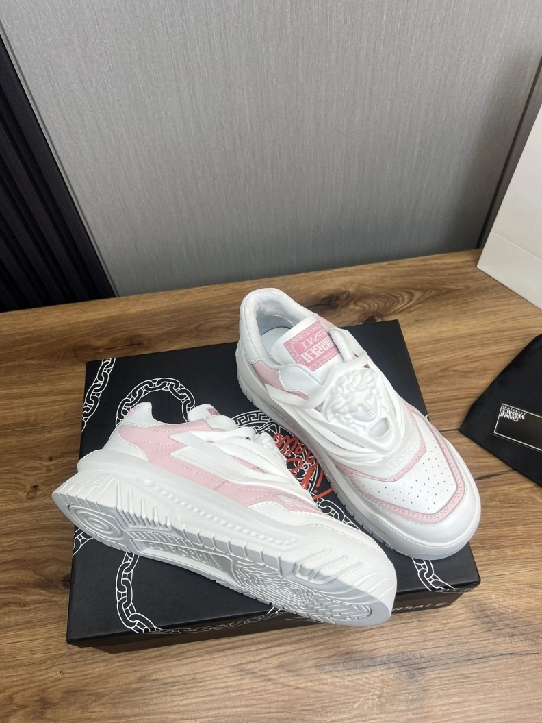 Durable Gxvxnchy Sneakers 152564