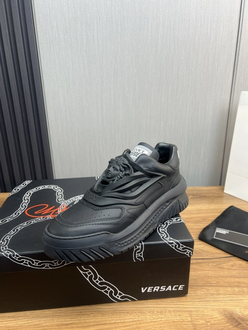 Gxvxnchy Sneakers Bright 152551