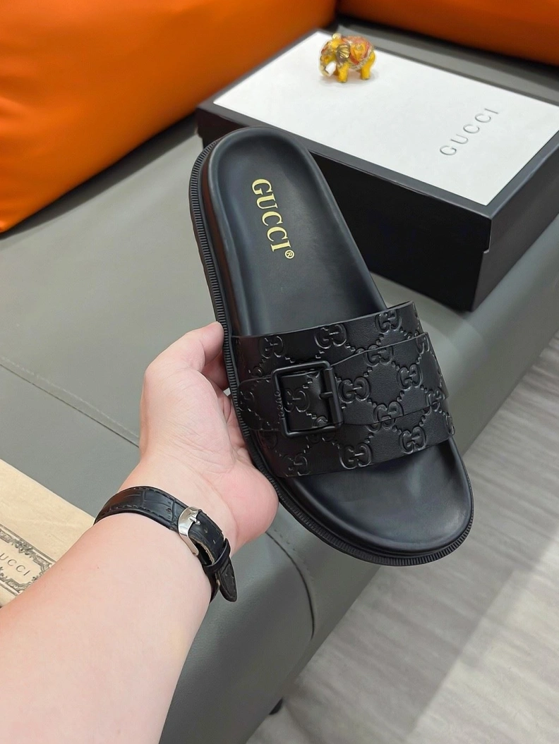 EyeCatching Gxccx Slippers 156377