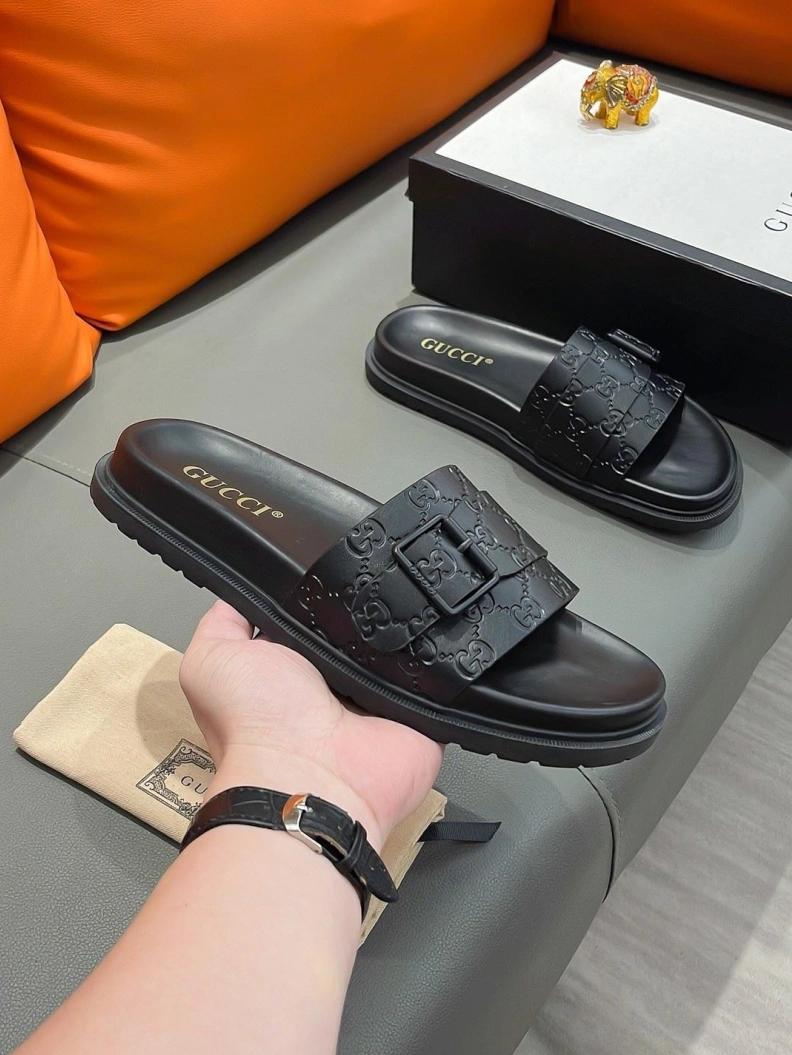 EyeCatching Gxccx Slippers 156377