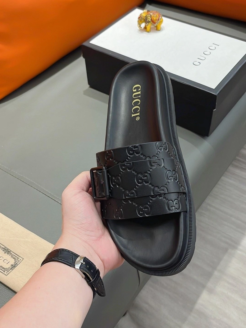 EyeCatching Gxccx Slippers 156377
