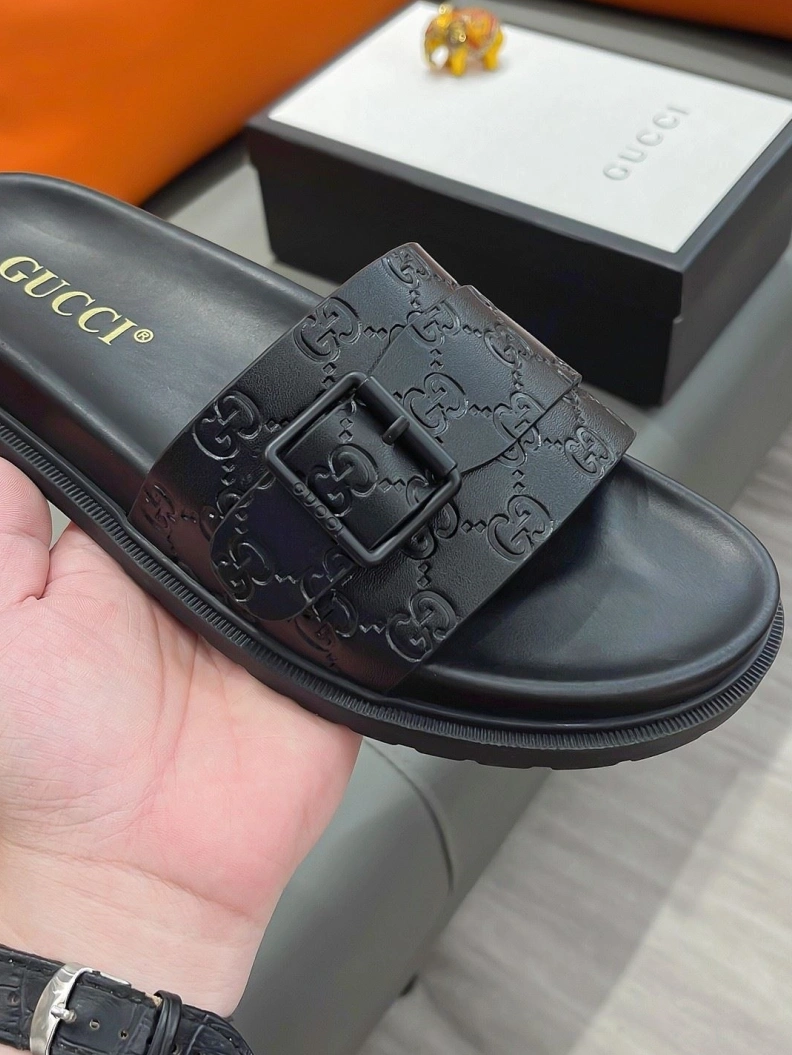 EyeCatching Gxccx Slippers 156377