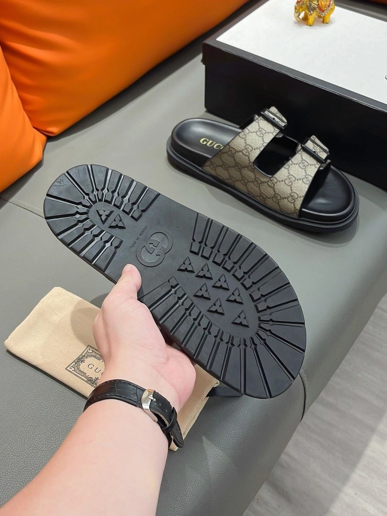 Reliable Gxccx Slippers 156375