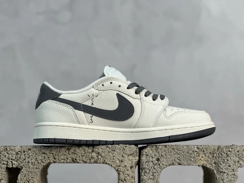 Versatile Othxr Sneakers 211161