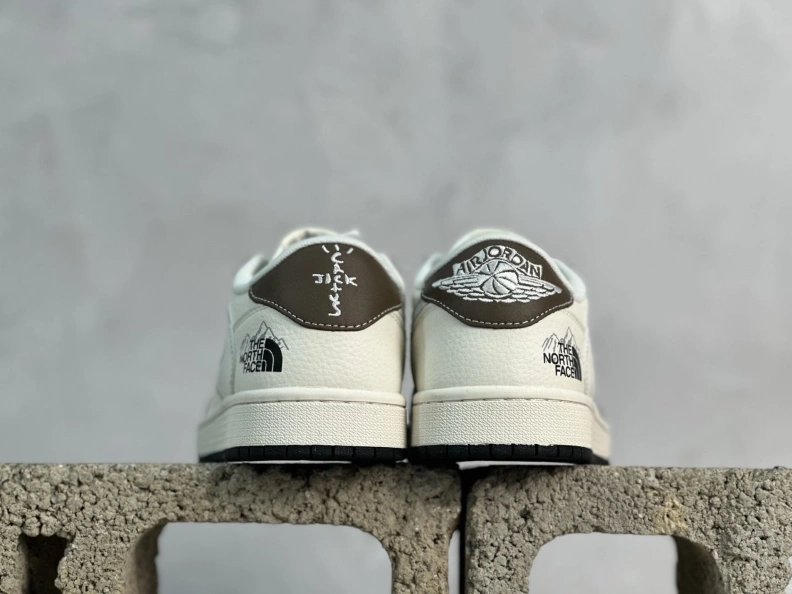 Trendsetting Othxr Sneakers 211166