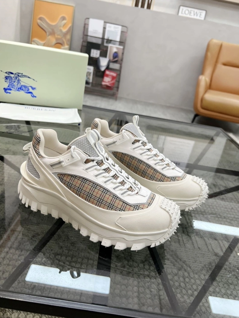 Stylish Bxrbxrry Sneakers 114614