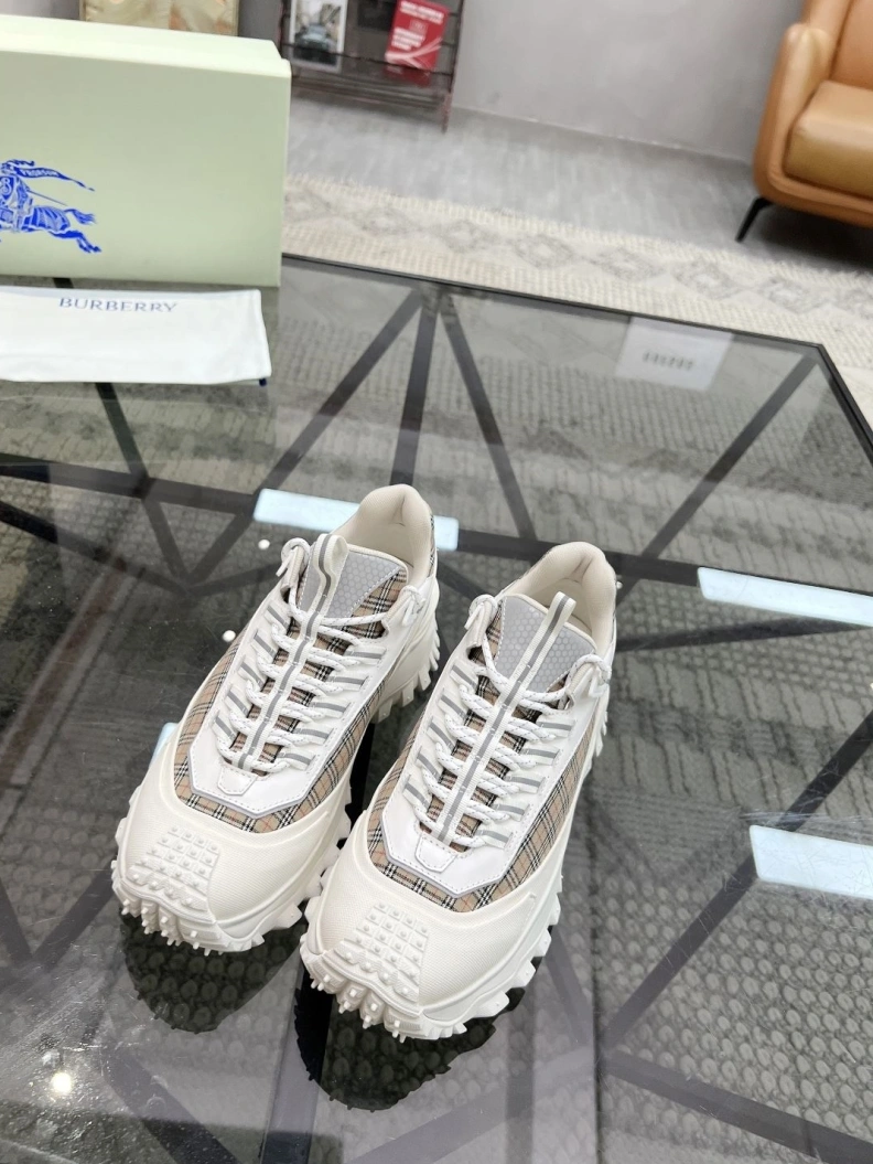 Stylish Bxrbxrry Sneakers 114614