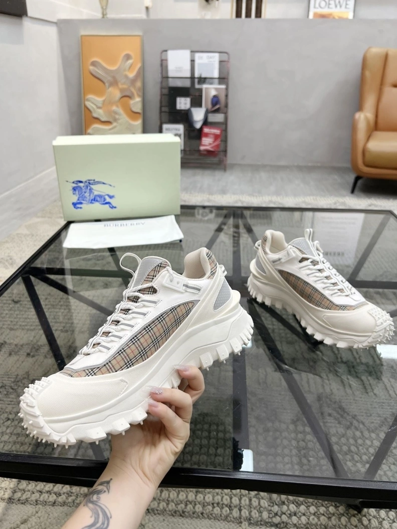 Stylish Bxrbxrry Sneakers 114614