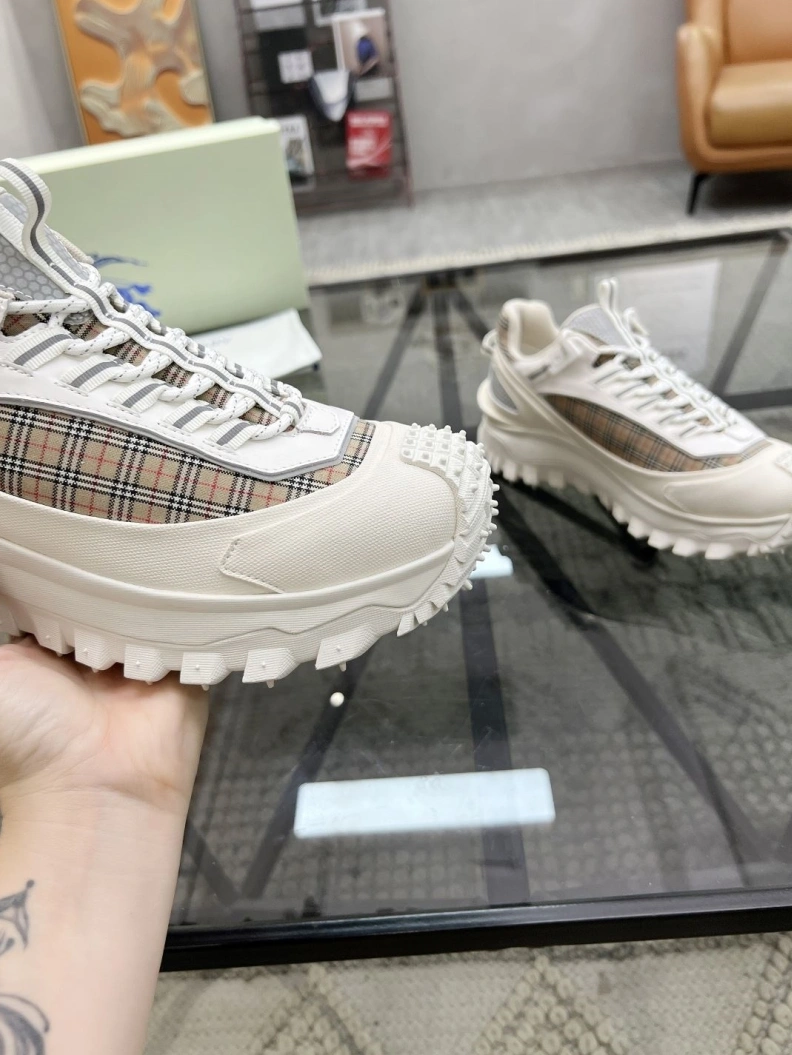 Stylish Bxrbxrry Sneakers 114614