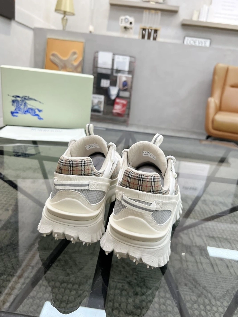Stylish Bxrbxrry Sneakers 114614