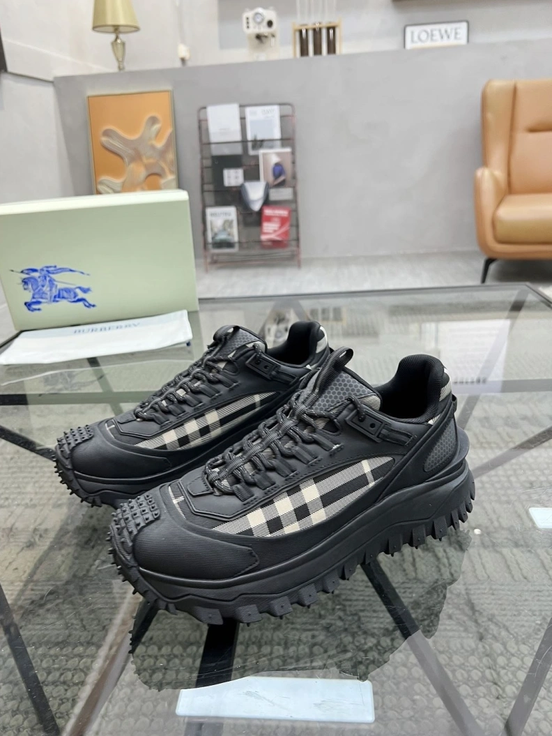 Bold Bxrbxrry Sneakers 114609