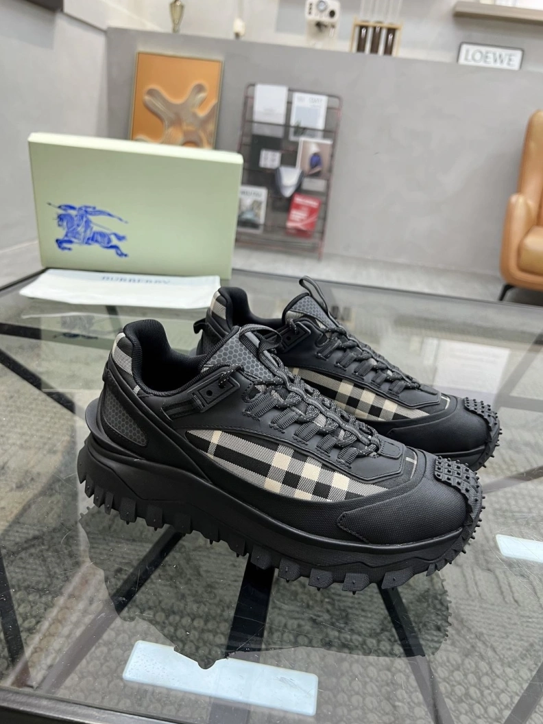 Bold Bxrbxrry Sneakers 114609