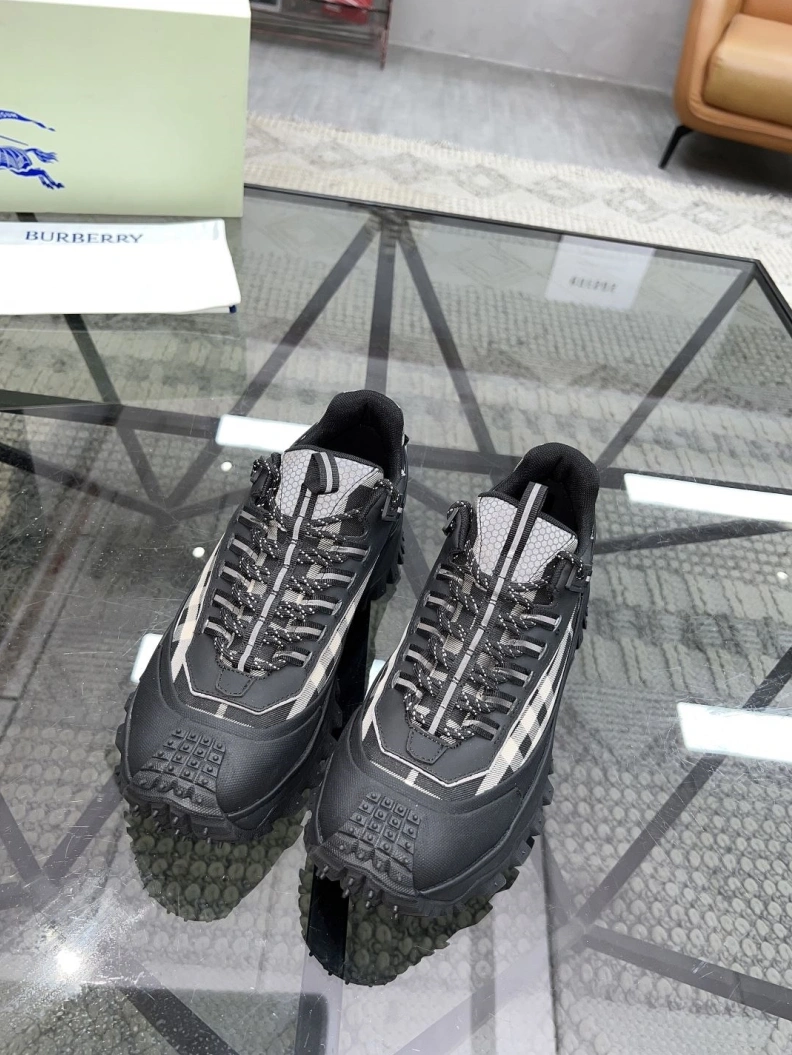 Bold Bxrbxrry Sneakers 114609