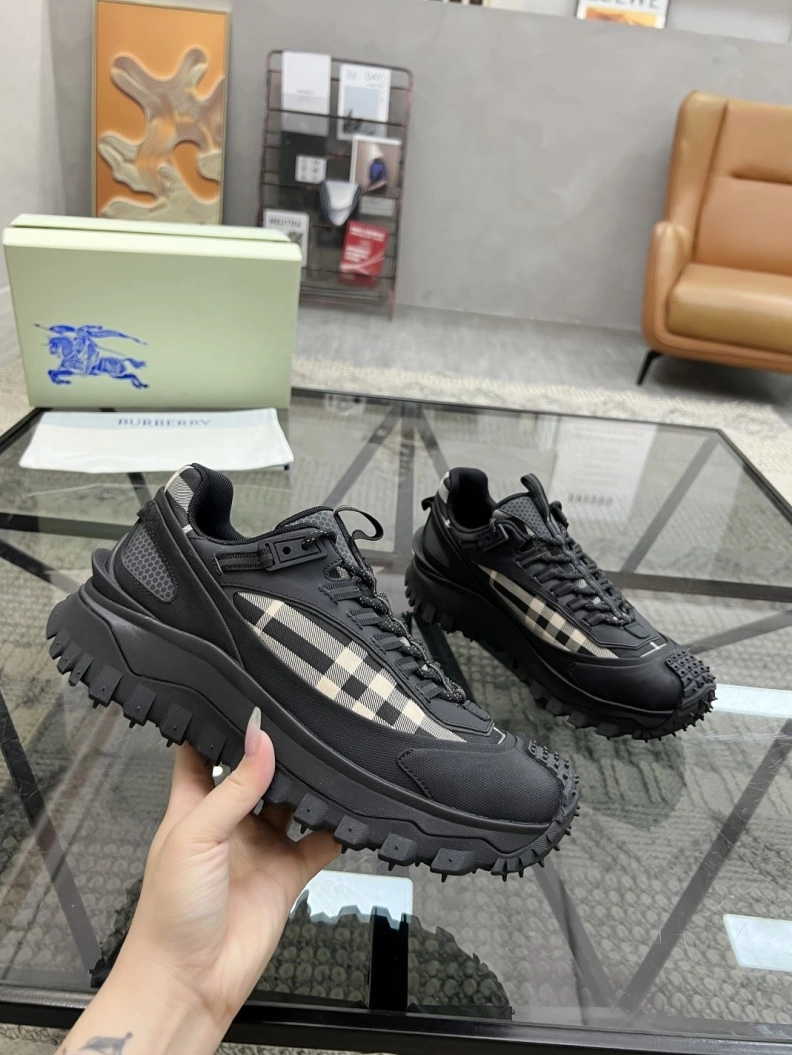 Bold Bxrbxrry Sneakers 114609