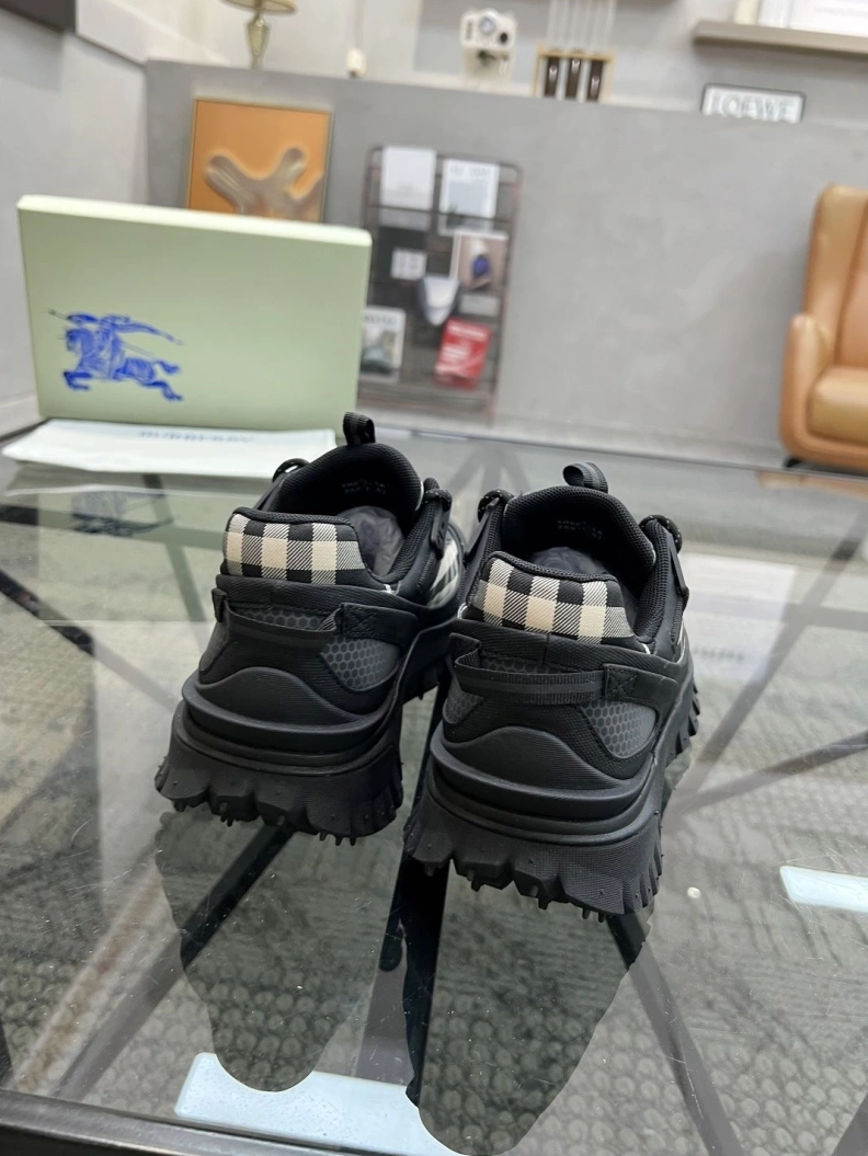 Bold Bxrbxrry Sneakers 114609