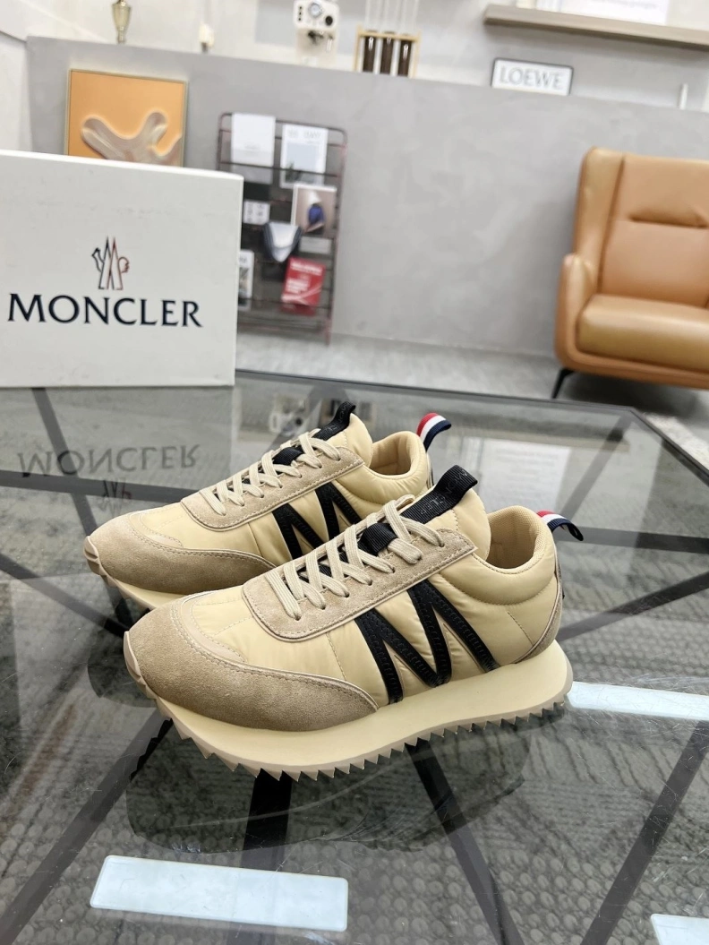 WellDesigned Mxnclxr Sneakers 197464