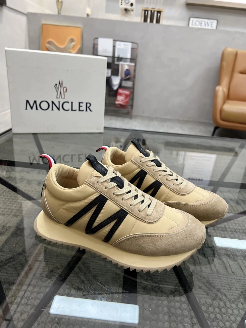 WellDesigned Mxnclxr Sneakers 197464