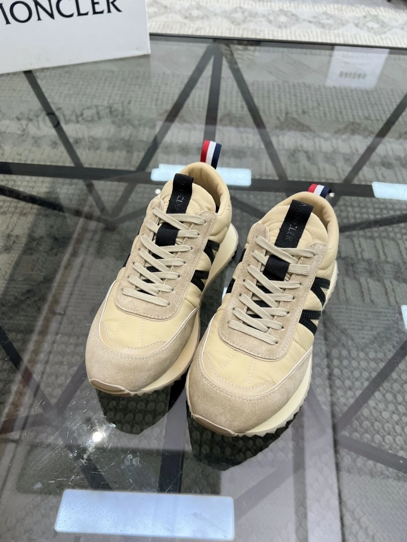 WellDesigned Mxnclxr Sneakers 197464