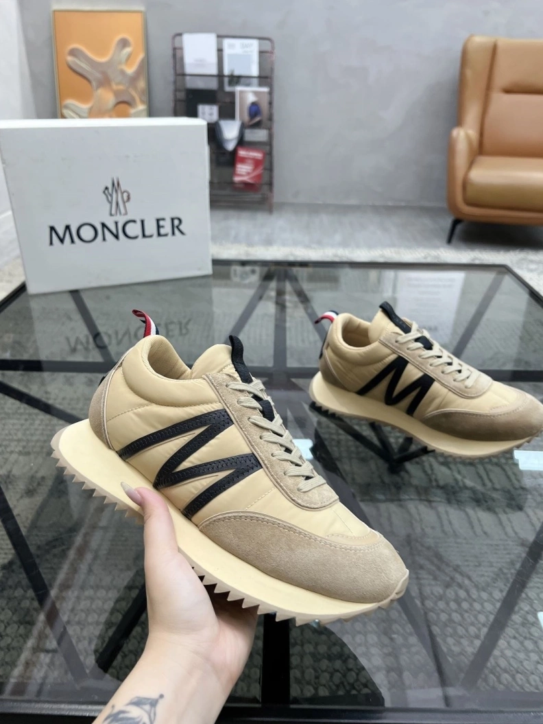 WellDesigned Mxnclxr Sneakers 197464