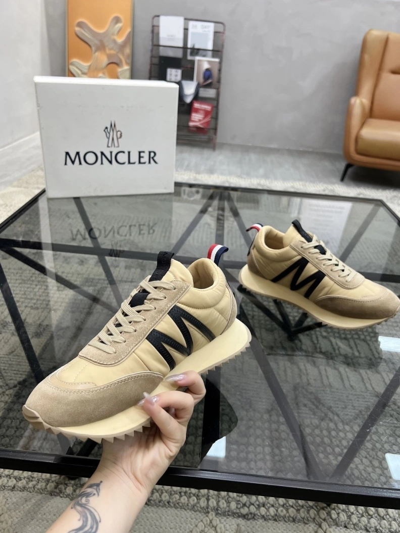 WellDesigned Mxnclxr Sneakers 197464