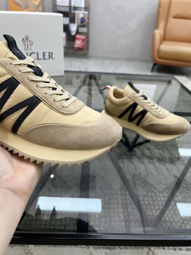 WellDesigned Mxnclxr Sneakers 197464