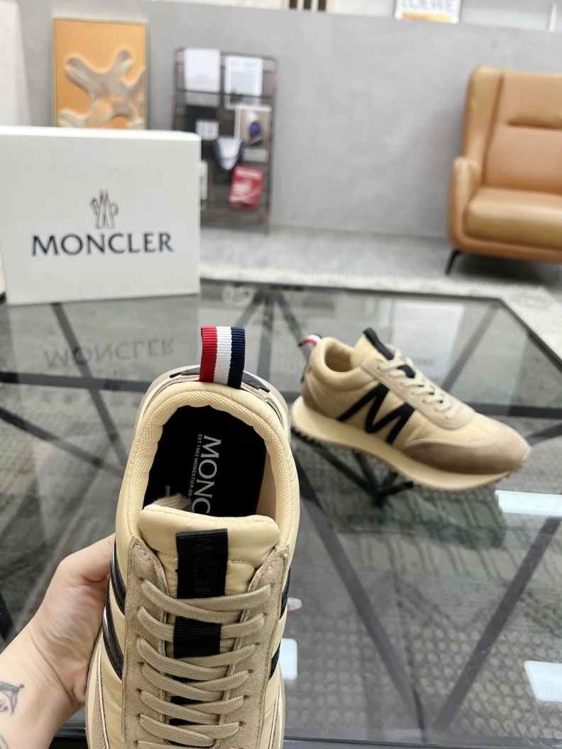 WellDesigned Mxnclxr Sneakers 197464